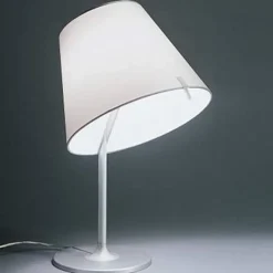 Melampo Ø23 szary perłowy - Artemide - lampa biurkowa