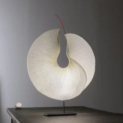 Yoruba Rose biały - Ingo Maurer - lampa biurkowa